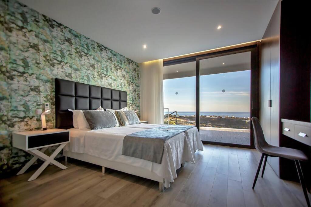 Luxury Modern Aguia Mar Stunning Sea View Villa *