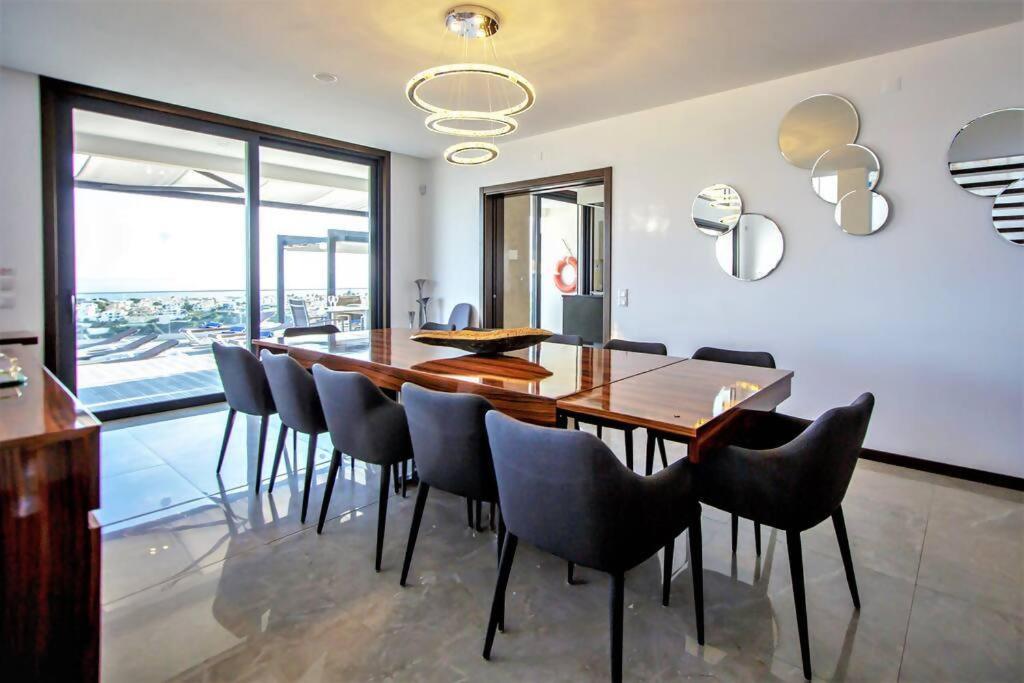 Luxury Modern Aguia Mar Stunning Sea View Villa