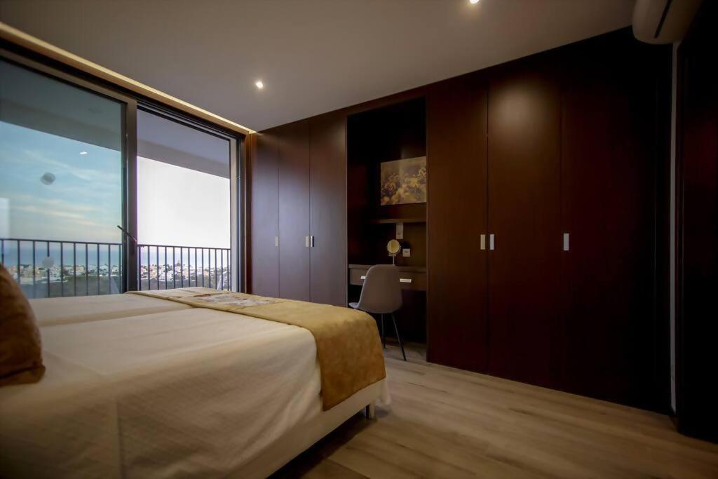Luxury Modern Aguia Mar Stunning Sea View Villa *