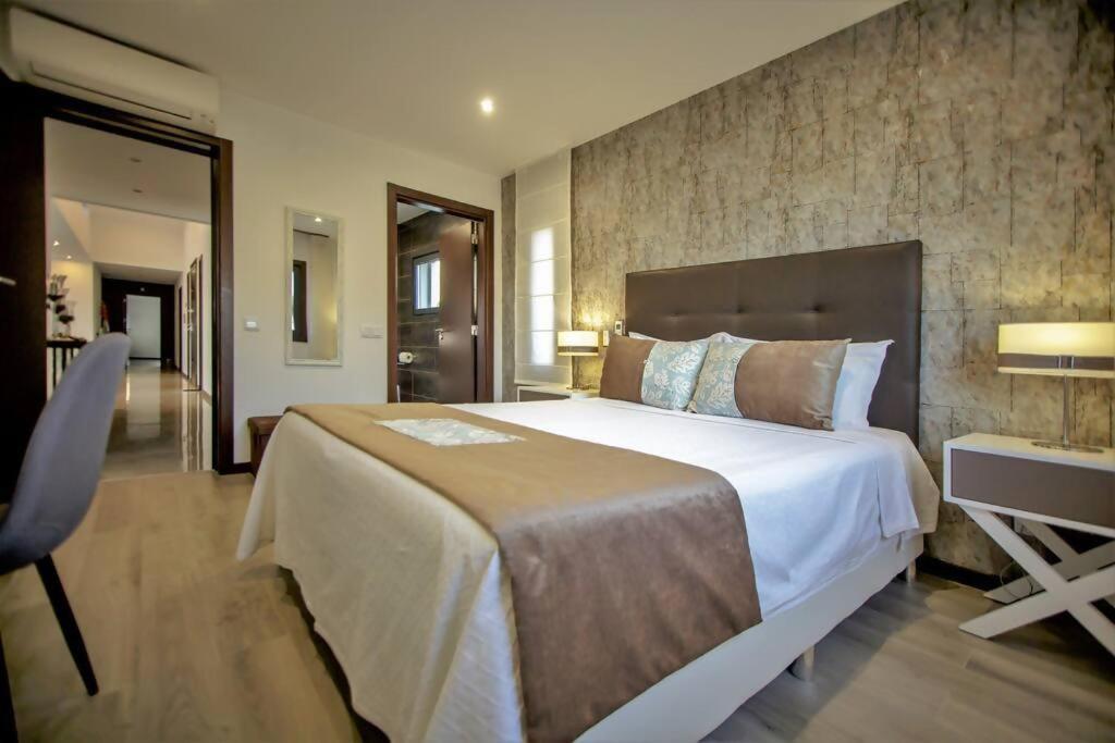 Villa Luxury Modern Aguia Mar Stunning Sea View *