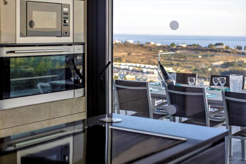 Villa Luxury Modern Aguia Mar Stunning Sea View Albufeira